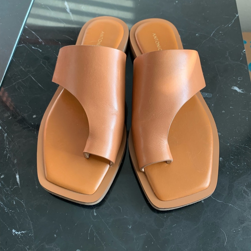 Cute sandals size 6